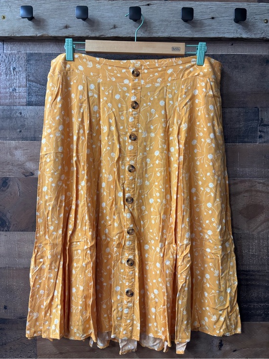 torrid Dresses & Skirts - torrid Mustard Yellow Button-Front Floral A-Line Skirt